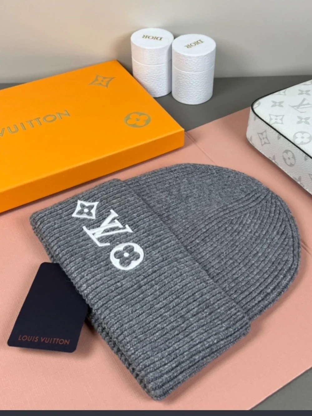 ⚫️ Louis. Vuitton. Gray White Monogram Lettering Headline Winter Beanie Hat